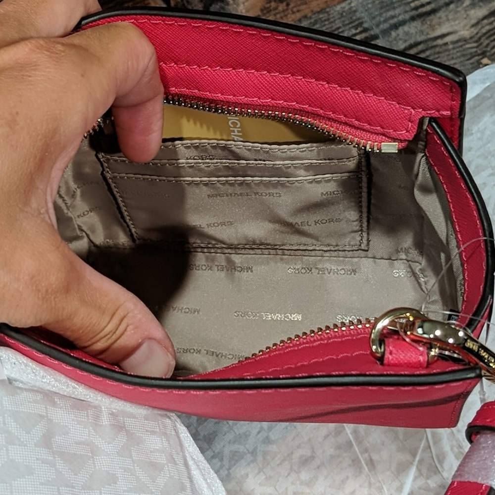 2HP🎉🆕 Michael Kors Selma Mini Saffiano Crossbody - Picture 7 of 10